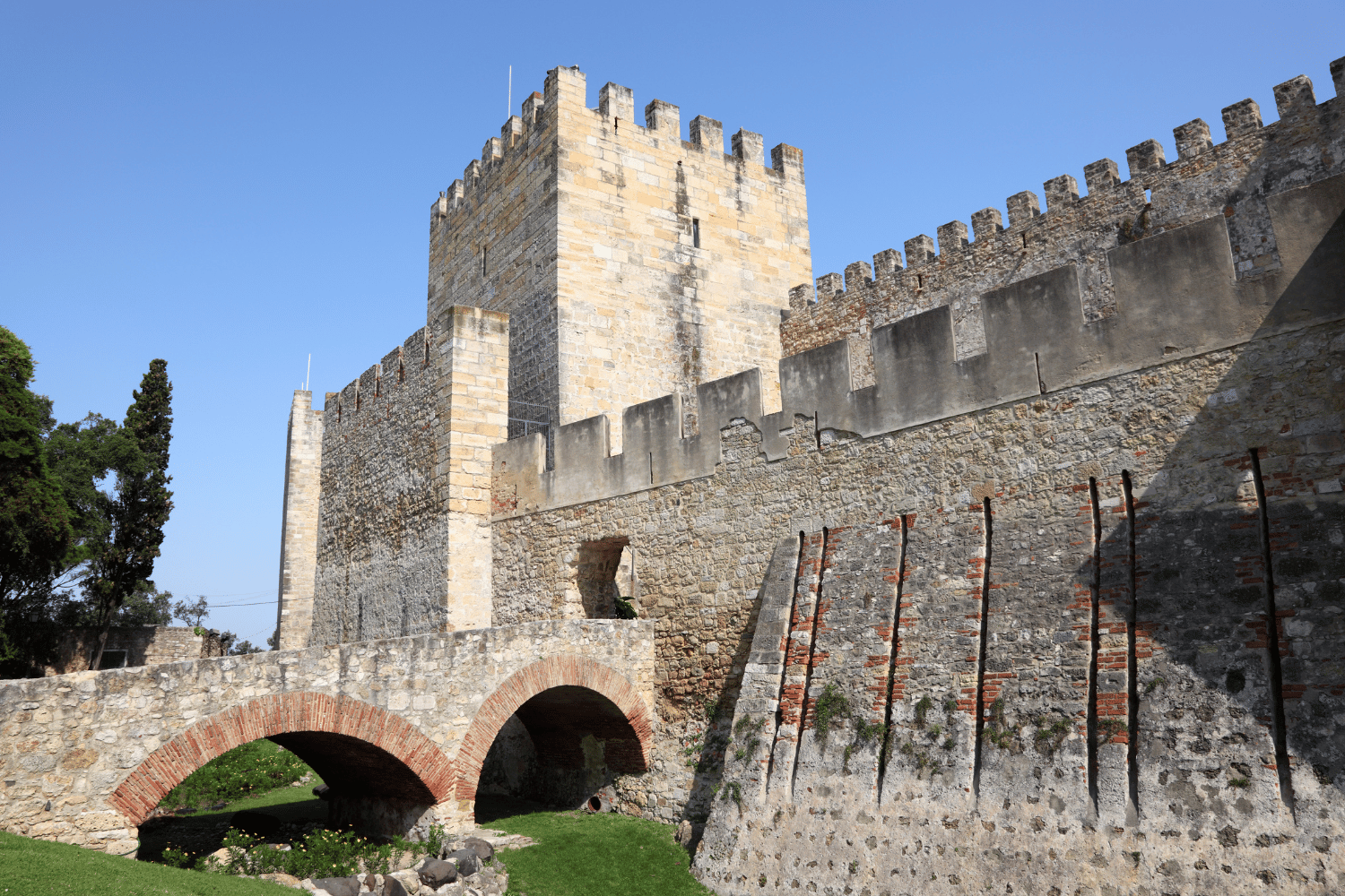 explore lisbon's hidden gems