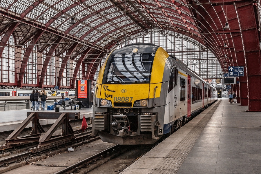 Antwerp train